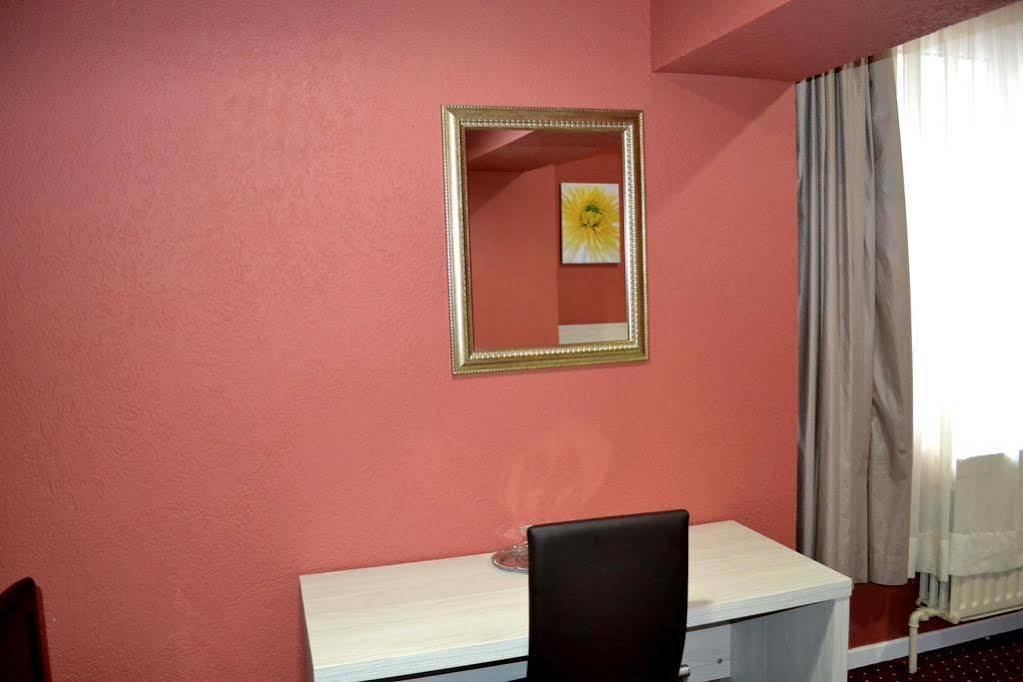 Hotel Auberge Van Strombeek Jette Exteriér fotografie